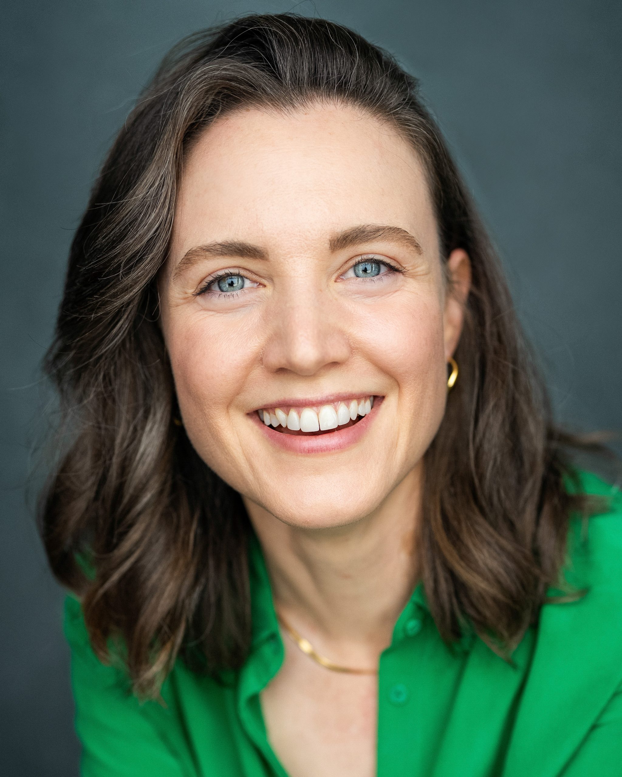 Rosanna Hyland Headshot 2 252 scaled